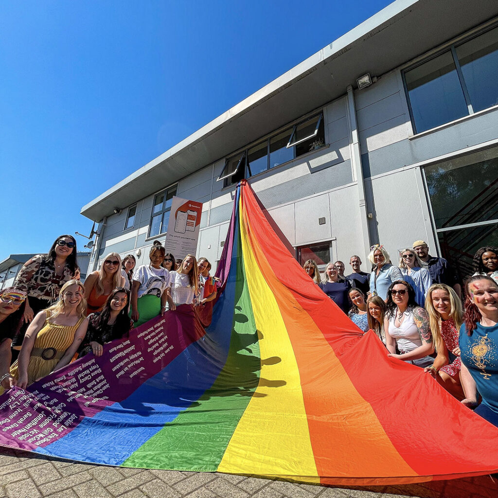 Pride-evenement met personeel